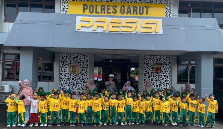 Polres Garut Terima Kunjungan TK Aisyiyah, Wujudkan Program Polisi Sahabat Anak
