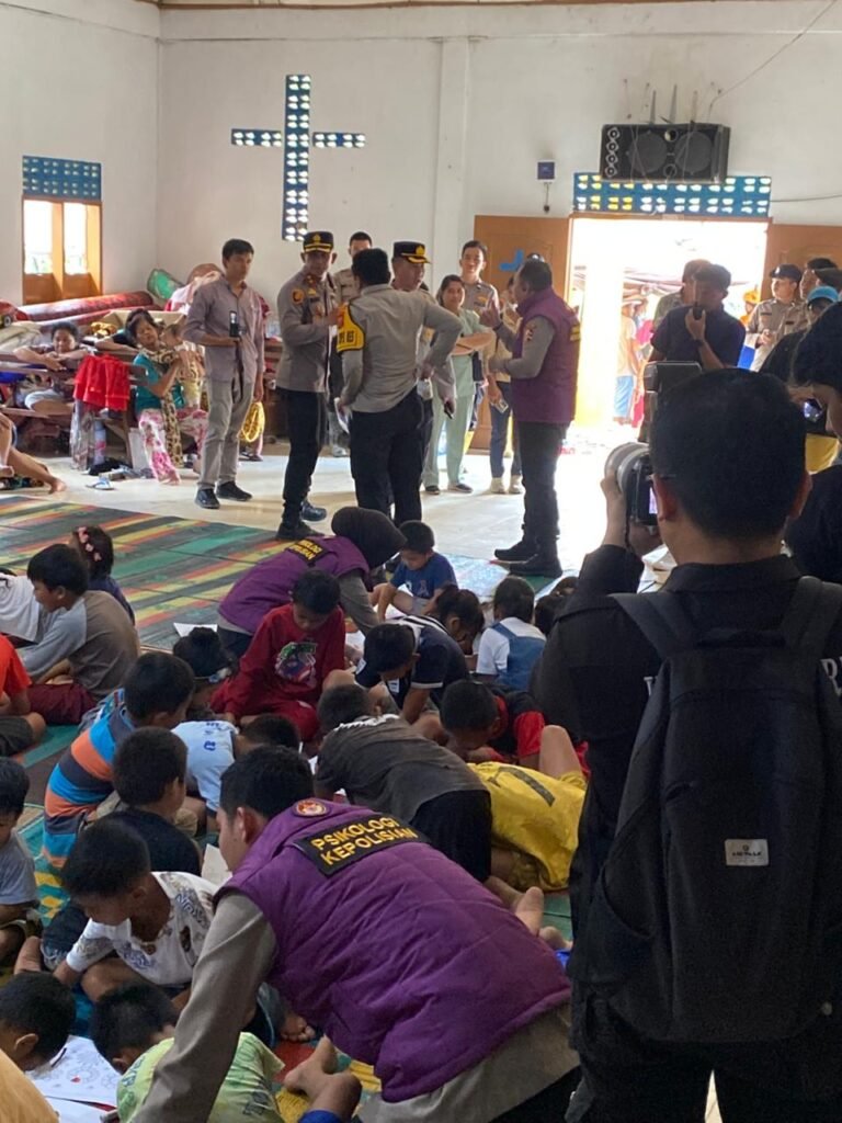 Polri Hadirkan Keceriaan Anak-Anak Korban Bencana Lewat Trauma Healing di Taput