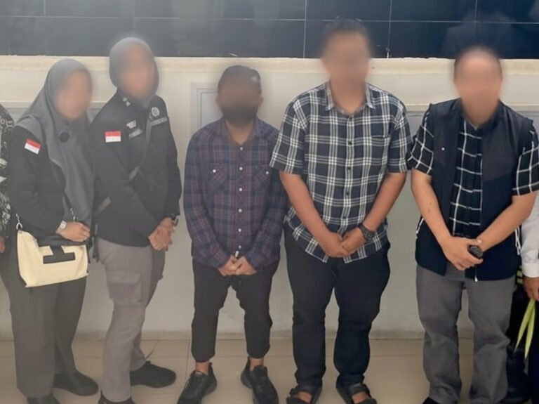 DJP Sumut I Serahkan Tersangka Penerbitan Faktur Pajak Fiktif ke Kejaksaan