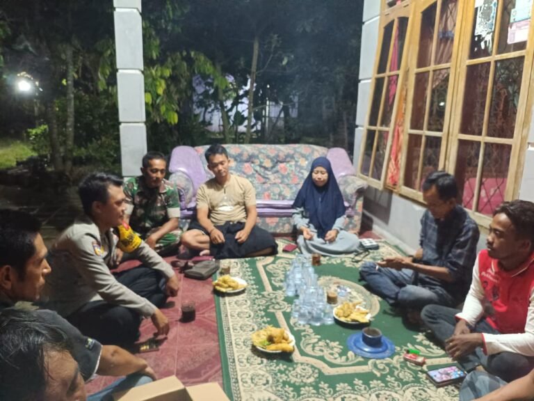 Perkuat Sinergitas, Polsek Lakbok Polres Ciamis Koorkom ke Warga Kalapagada Desa Kalapasawit