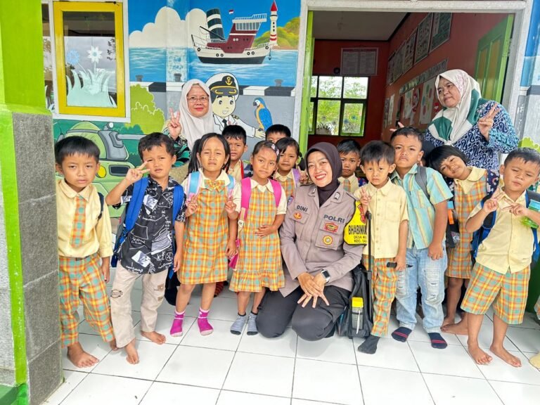 Polsek Ciamis Perkuat Pendekatan Edukatif, Polisi Sahabat Anak Hadir di PAUD Dewi Sartika