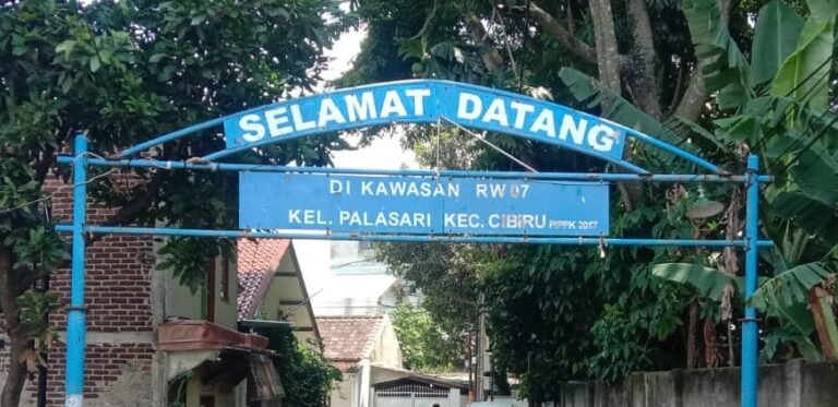 Provider Fiber Star Leluasa Pasang Tiang Internet Diduga Ketua RW/07 Ingkar Janji