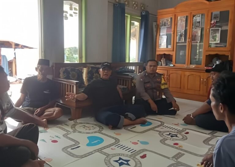 Polsek Cimaragas Lakukan Sambang dan Problem Solving Warga, Perkuat Kehadiran Polisi dalam Menjaga Harmoni Sosial