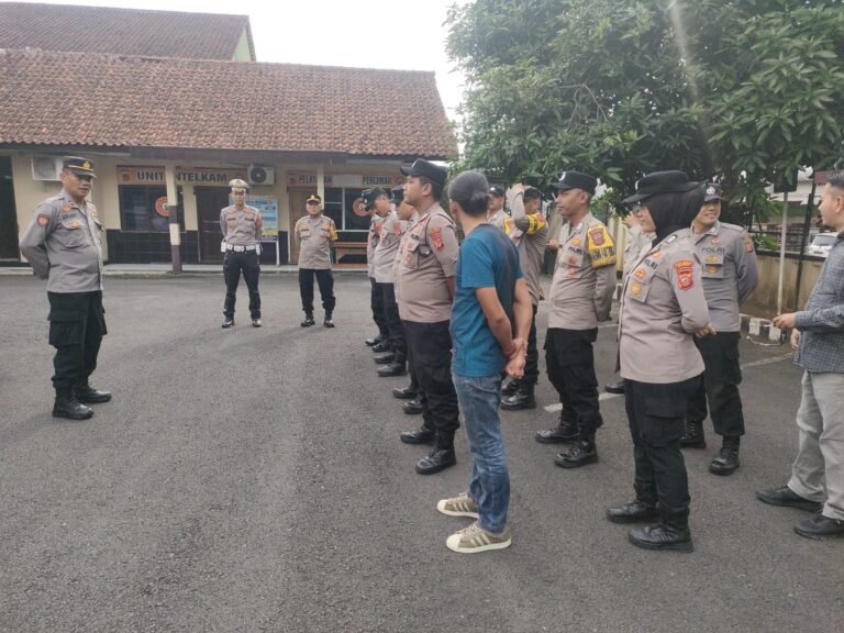 Perkuat Koordinasi Internal, Polsek Ciamis Apelkan Puluhan Personel dan ASN Polri Sebelum Bertugas