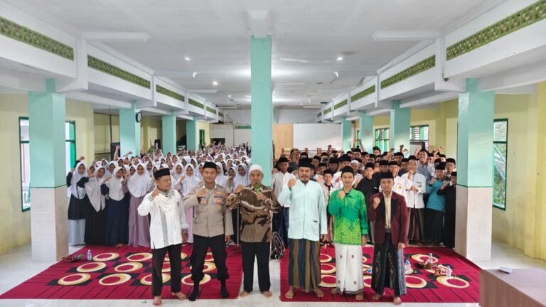 Polsek Rajadesa Perkuat Peran Edukatif melalui Binluh Kamtibmas di Lingkungan Pesantren