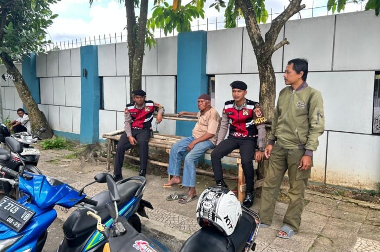 Jaga Harkamtibmas, Sat Samapta Polres Ciamis Datang ke Pangkalan Ojeg Gardu PLN Ciamis