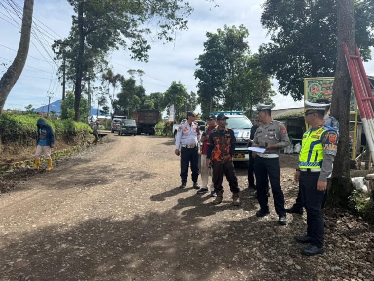 Jelang Libur Panjang Nataru, Polres Garut Survey Jalan menuju Kawasan Objek wisata Pantai Garut Selatan