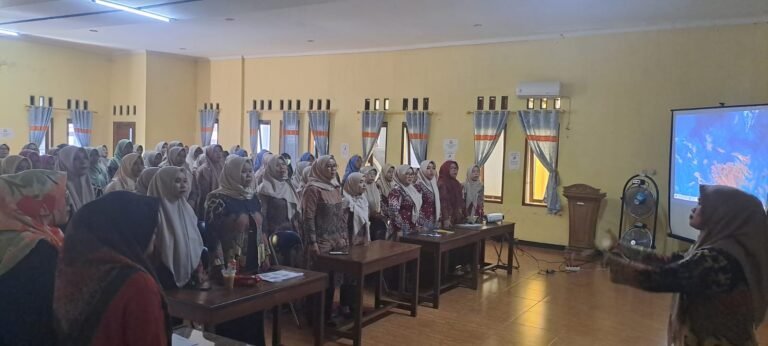 Polsek Cisaga Polres Ciamis Ikut Tim Percepatan Penanggulangan Stunting di Desa Cisaga