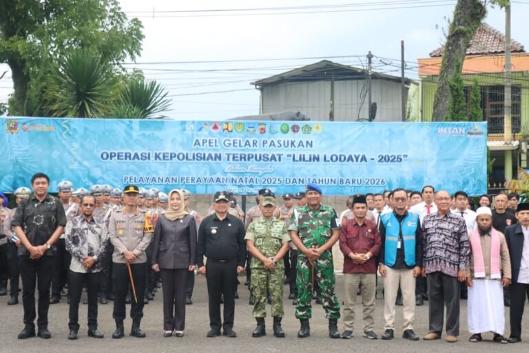 Bupati Garut Pimpin Apel Gelar Pasukan Operasi Lilin Lodaya 2025
