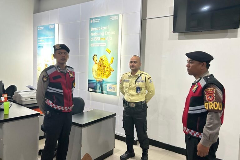 Sat Samapta Polres Ciamis Patroli Dialogis Saat Jam Rawan, Kantor Perbankan Jadi Sasaran