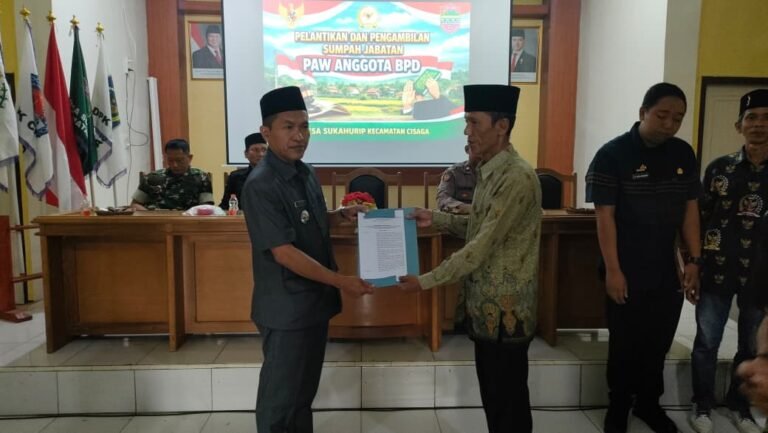 Sinergitas Polri dan Pemerintah, Polsek Cisaga Hadiri Pelantikan Perangkat Desa Sukahurip