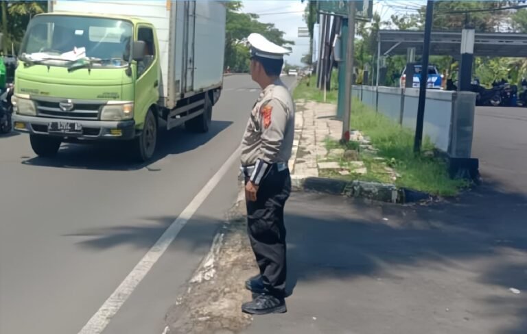 Satlantas Polres Ciamis Optimalkan Pelayanan Arus Lalu Lintas Nataru 2025–2026, Situasi Terpantau Ramai Lancar