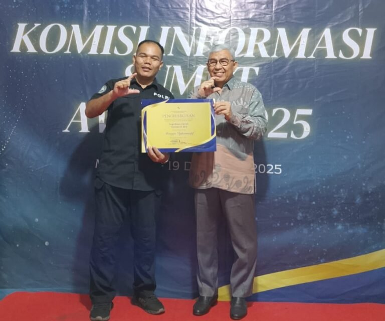 Polda Sumut Raih Predikat Menuju Informatif pada Komisi Informasi Sumut Award 2025