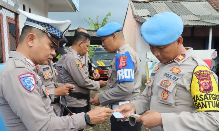 Wakapolres Ciamis Tinjau Kesiapan Pos Ops Lilin Lodaya 2025, Pastikan Pengamanan Natal dan Tahun Baru Berjalan Optimal