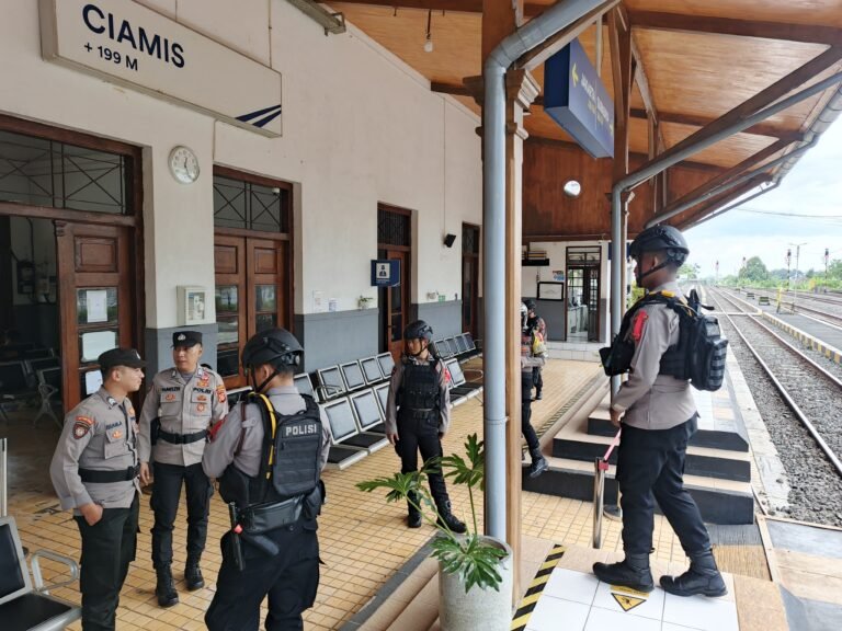 Satgas Preventif Patroli Ops Lilin Lodaya ke Obvit, Stasiun KA Ciamis Jadi Sasaran Cipkon Kamtibmas