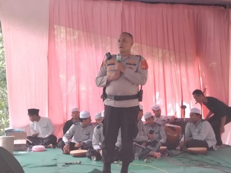 Polsek Cikoneng Kawal Tasyakuran Jembatan Penghubung Antar Desa, Wujud Kehadiran Polri Dukung Pembangunan dan Kondusivitas Wilayah