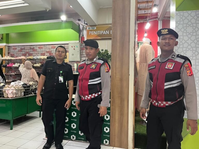 Cipkon Kamtibmas di Ruang Publik, Samapta Polres Ciamis Patroli ke Kawasan Pertokoan