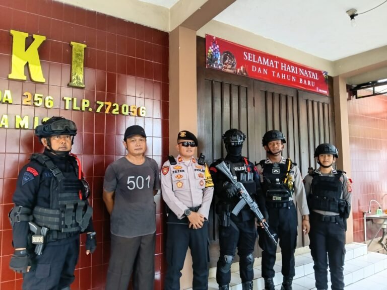 Patroli Gabungan Polres Ciamis dan Brimob Polda Jabar Perkuat Pengamanan Ops Lilin Lodaya 2025, Wujud Kehadiran Polri Jaga Kamtibmas