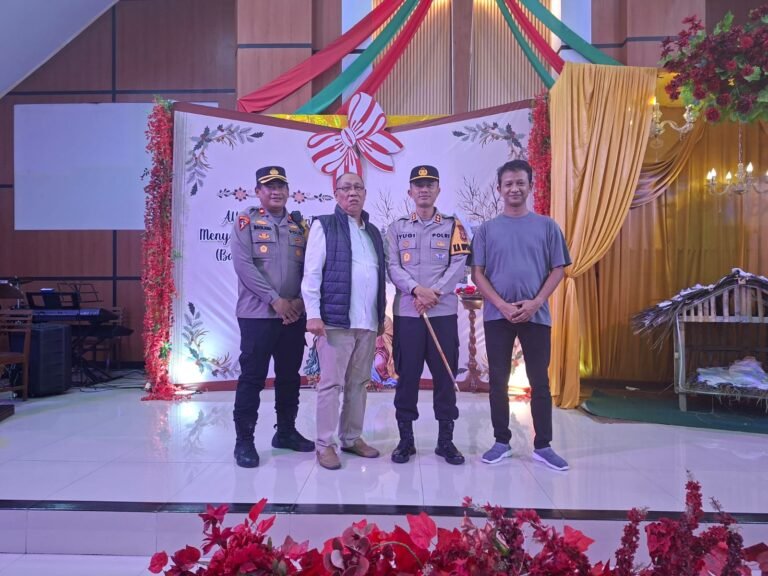 Pastikan Ibadah Natal Aman dan Damai, Polres Garut Gelar Pengecekan dan Sterilisasi Gereja