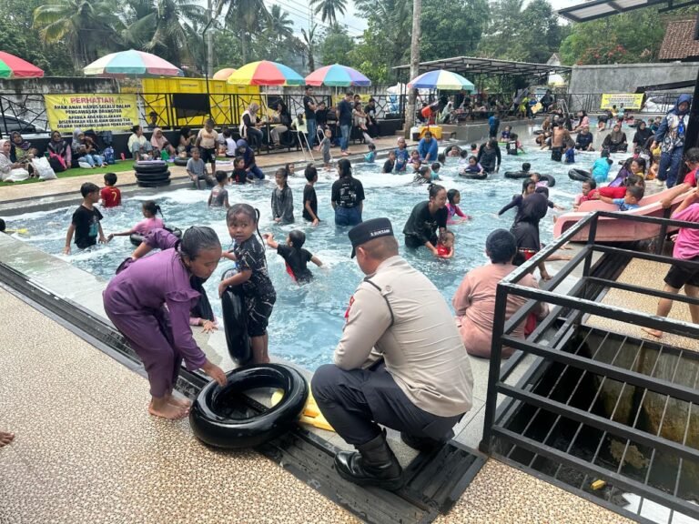 Sat Binmas Polres Ciamis Intensifkan Sambang dan Himbauan Kamtibmas di Obyek Wisata, Wujud Kehadiran Polri Jelang Natal dan Tahun Baru