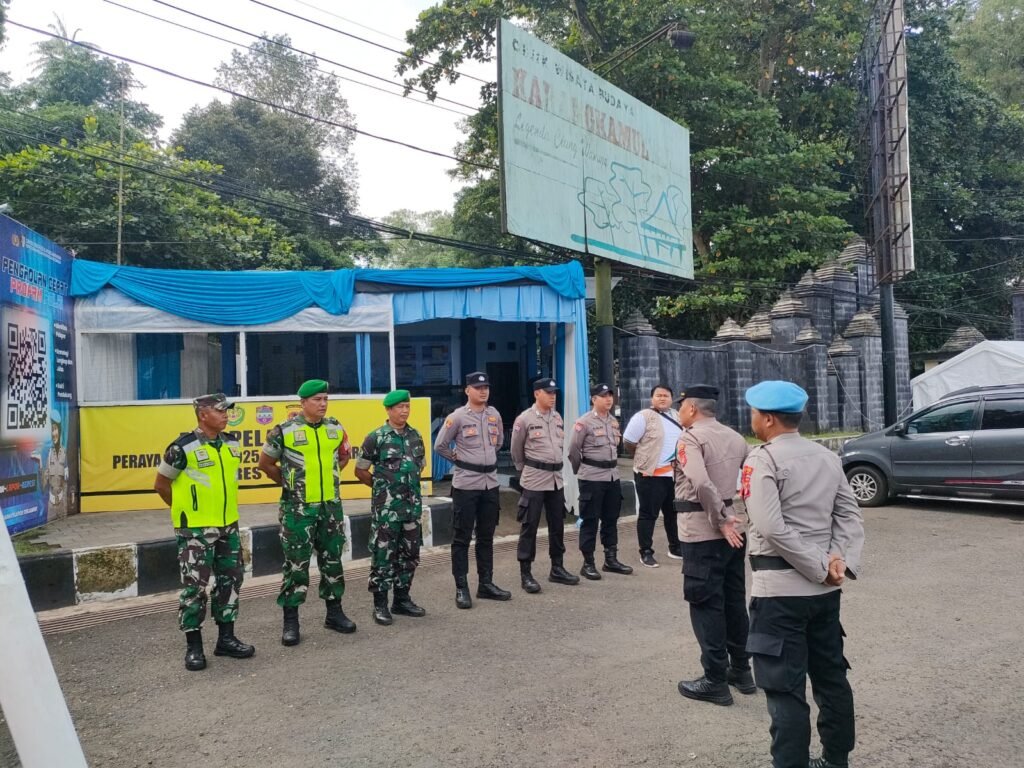 Polres Ciamis Laksanakan Apel Pagi Personel Pos Yan Karangkamulyan, Wujud Kesiapsiagaan Polri dalam Ops Lilin Lodaya 2025