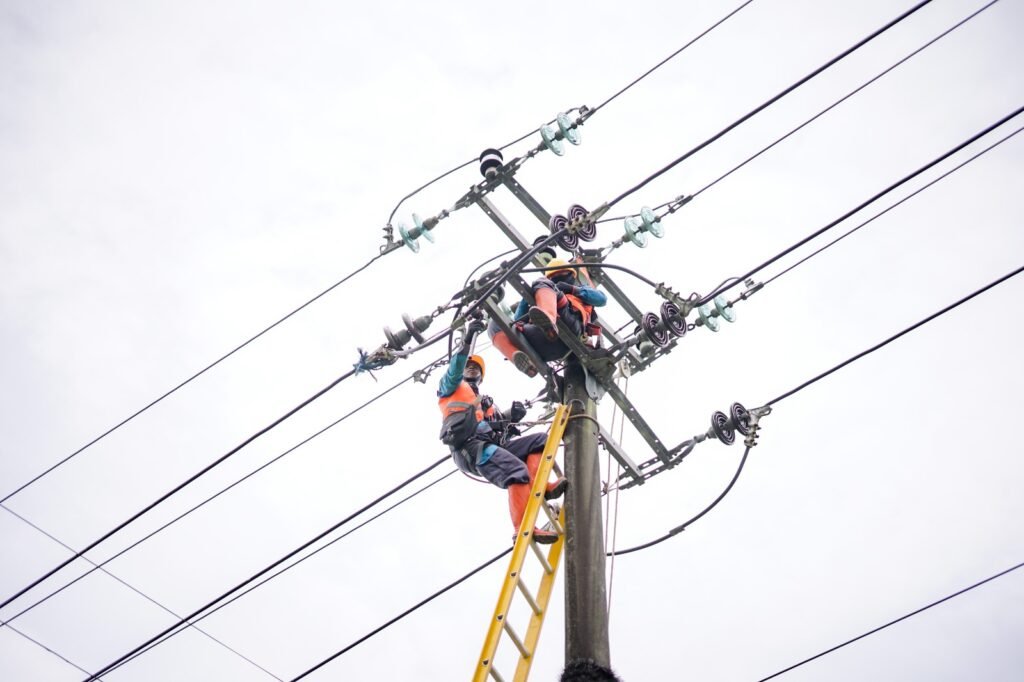 Listrik untuk Rakyat, PLN Tasikmalaya Gelar Pemeliharaan Penyulang Secara Kolaboratif untuk Peningkatan Keandalan dan Penurunan Susut