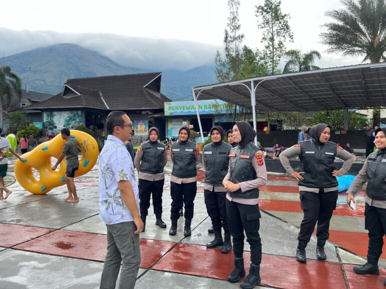 Patroli Polwan Intan Garut Amankan Tempat Wisata Situ Bagendit Banyuresmi