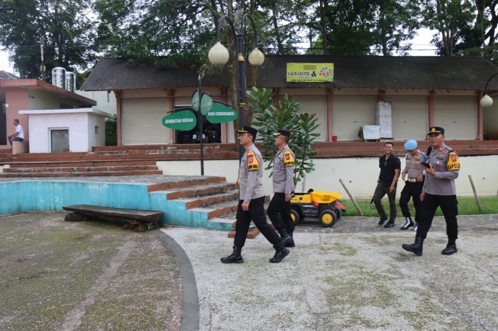 Kapolres Garut Turun Langsung Pantau Objek Wisata Situ Bagendit, Pastikan Keamanan dan Kenyamanan Wisatawan
