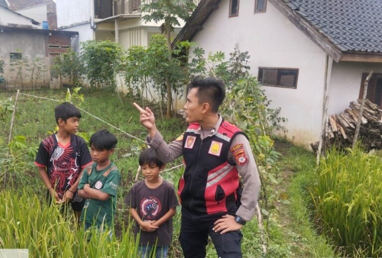 Sat Samapta Polres Garut Bersama PLN ULTG Garut Laksanakan Patroli Dialogis di Sekitar Jaringan SUTET dan SUTT