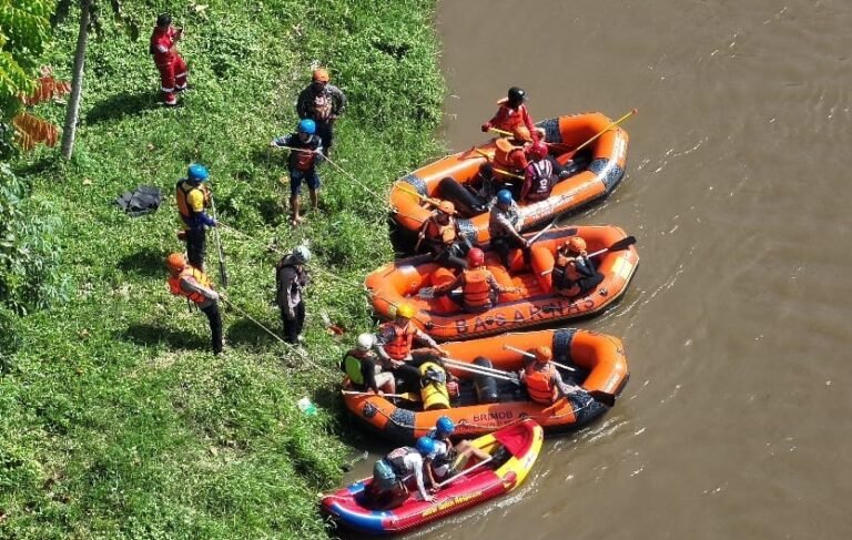 Polsek Karangpawitan Lanjutkan Pencarian Korban Hanyut