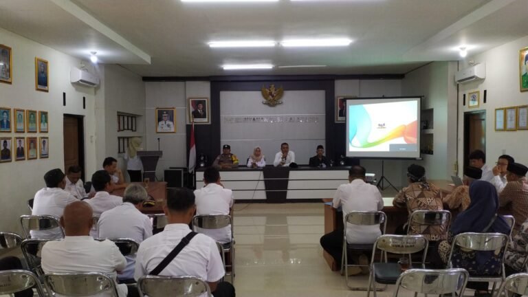 Perkuat Sinergitas, Polsek Cimaragas Polres Ciamis Koorkom Kamtibmas ke Warga Janggala