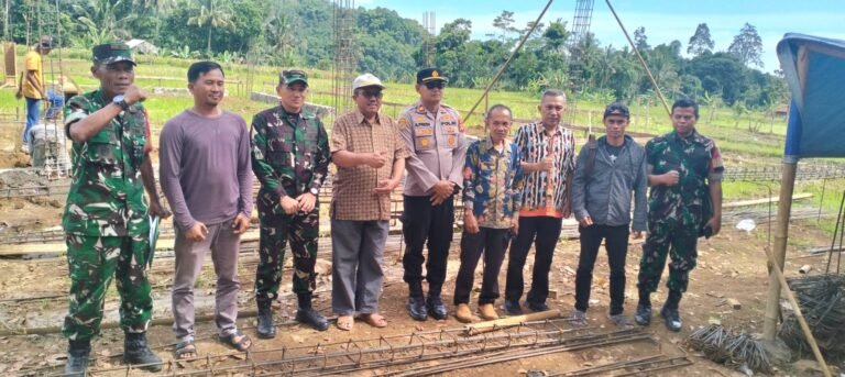 Kapolsek Cihaurbeuti Dampingi Dandim 0613/Ciamis Pantau Progres KDMP Kecamatan Cihaurbeuti