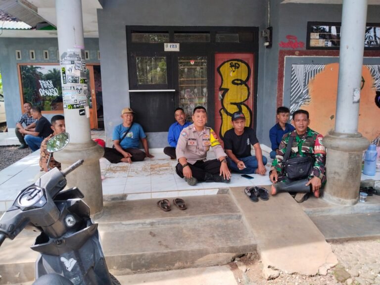Polsek Cijeungjing Perkuat Kedekatan dengan Warga Melalui Sambang Kamtibmas, Wujud Peran Polri Jaga Kondusivitas Lingkungan