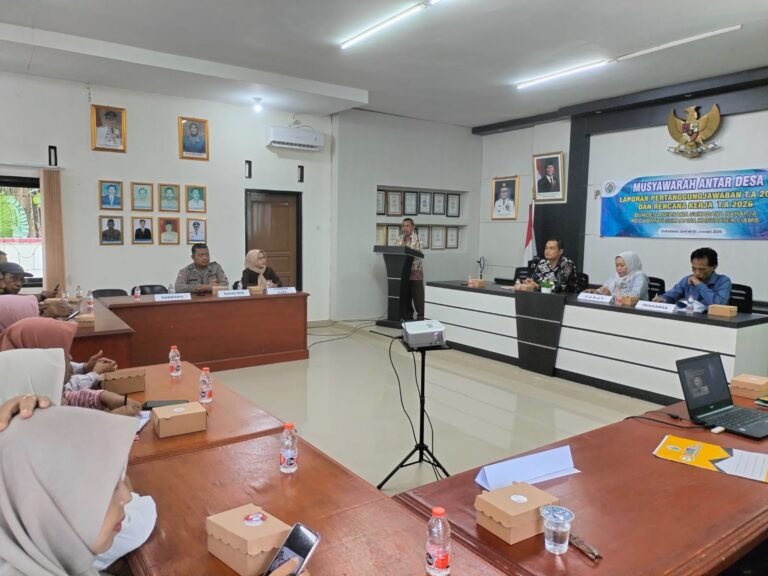 Polsek Sukadana Polres Ciamis Ikuti Musdes Realisasi Anggaran Tahun 2025 di Desa Slakaria