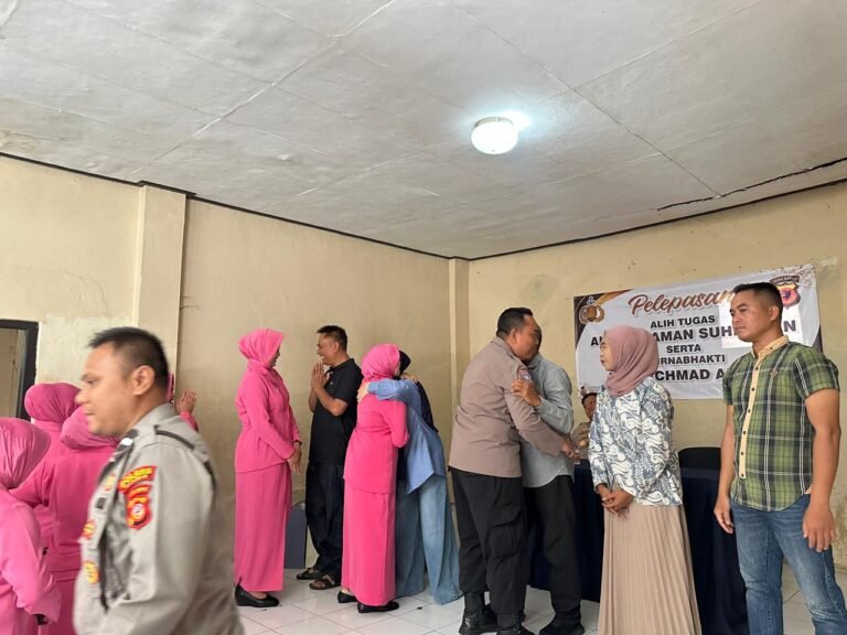 Penghargaan Atas Pengabdian, Polsek Ciamis Lepas Personel Purna Bakti dan Alih Tugas