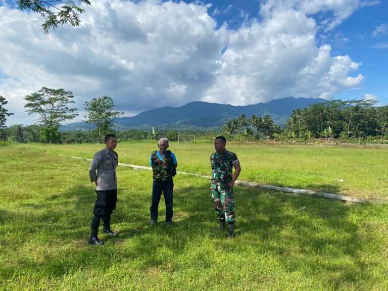 Berikan Rasa Nyaman, Dua Anggota Polsek Kawali Polres Ciamis Patroli Dialogis ke Masyarakat