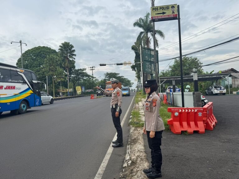 Sat Samapta Polres Ciamis Gelar Strong Point Pagi, Wujud Peran Polri Berikan Pelayanan Lalu Lintas dan Cegah Kecelakaan