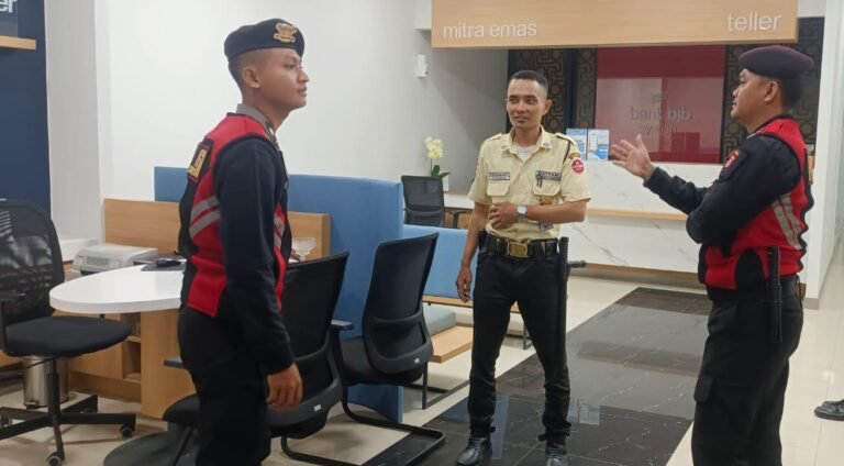 Sat Samapta Polres Ciamis Patroli ke Obvit di Jam Rawan, Kantor Perbankan Jadi Sasaran
