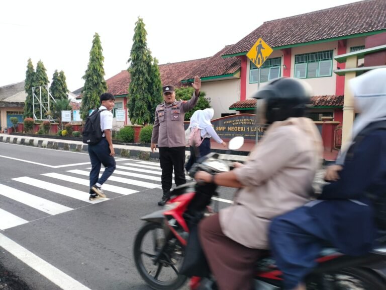 Pengaturan Lalu Lintas Pagi, Cara Polsek Lakbok Polres Ciamis Beri Pelayanan Prima ke Masyarakat