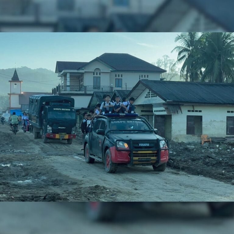“Brimob Sumut Hadir Mengantar Masa Depan — Misi Kemanusiaan untuk Anak-Anak Garoga”