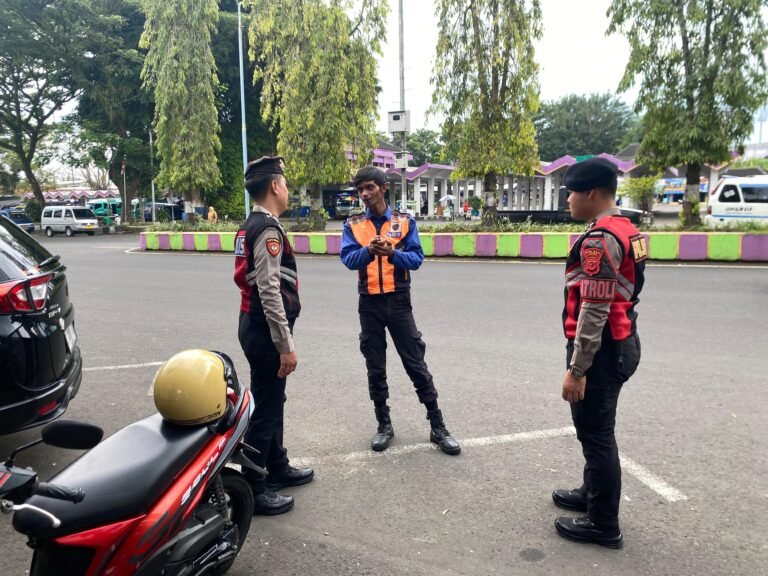 Sat Samapta Polres Ciamis Tingkatkan Patroli Dialogis, Wujud Peran Polri Jaga Keamanan dan Rasa Aman Masyarakat