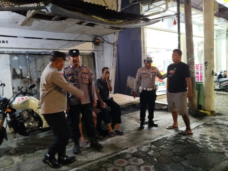 Berikan Rasa Nyaman, Polsek Banjarsari Patroli Biru Cegah Gangguan Kamtibmas di Malam Hari