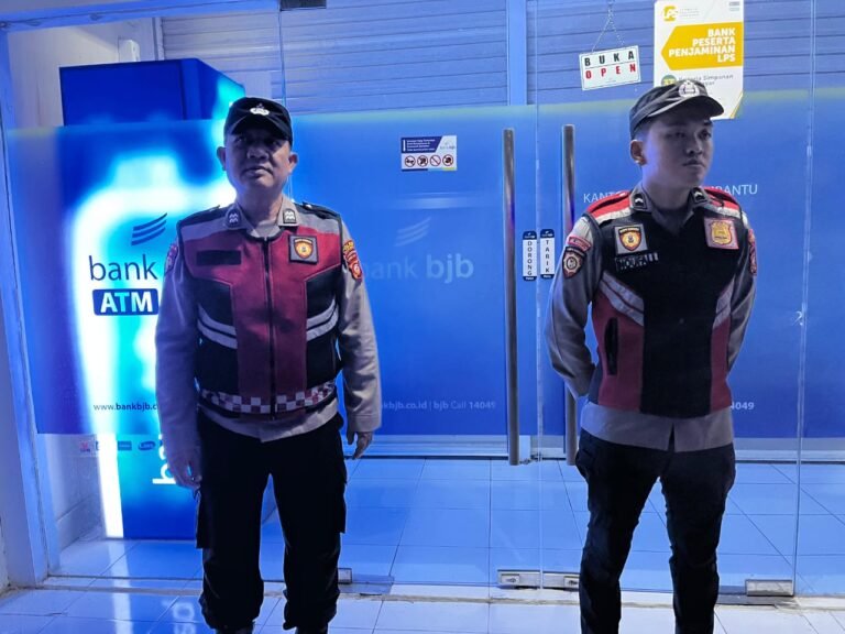 Polsek Cihaurbeuti Polres Ciamis Patroli Biru Antisipasi Gangguan Kamtinmas di Masyarakat