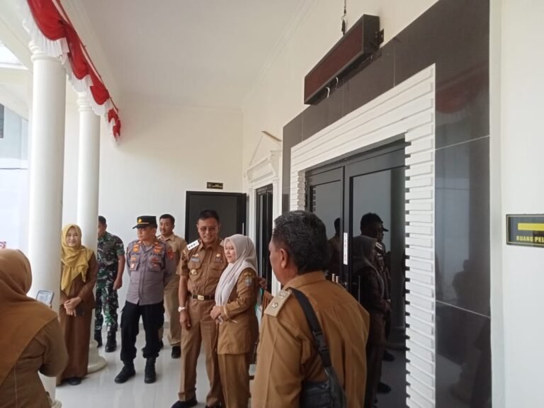 Polsek Cimaragas Pastikan Keamanan Kegiatan Pembinaan Pemerintahan Desa, Polisi Kawal Langsung Agenda Bupati Ciamis