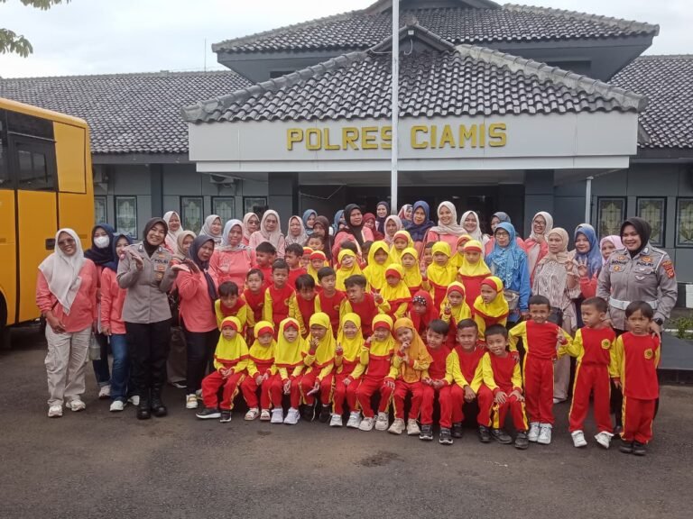 Polsanak, Siswa-Siswi RA Al Ihsan Buniseuri Datangi Mako Polres Ciamis