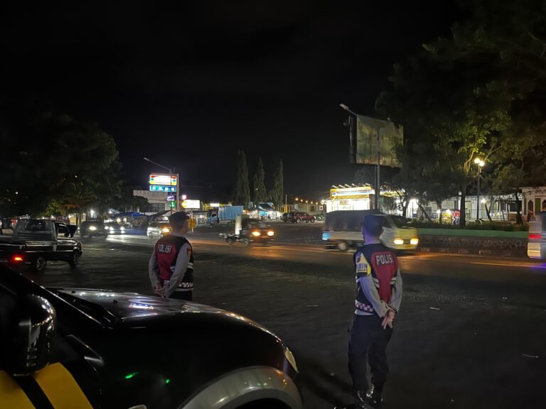 Polsek Cihaurbeuti Polres Ciamis Patroli Biru Antisipasi Gangguan Kamtinmas di Masyarakat
