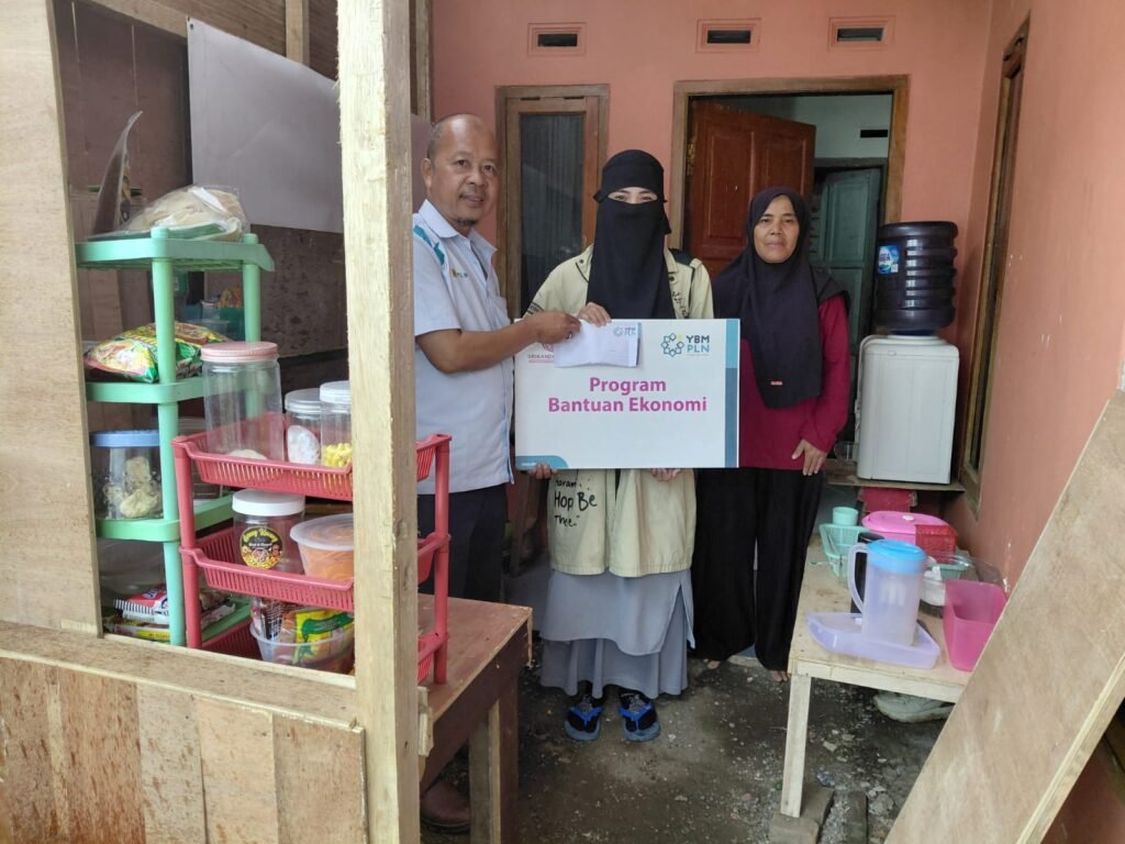 Momentum Nataru, PLN Tasikmalaya dan YBM PLN Dorong Kemandirian Ekonomi Pelaku Usaha Kecil