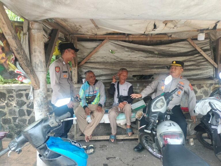 Kapolsek Ciamis Ajak Ojek Pangkalan Baregbeg Tingkatkan Kewaspadaan dan Keamanan.