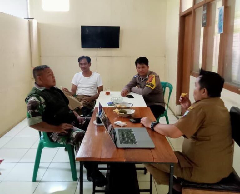 Polsek Ciamis Sambangi Perangkat Kelurahan Cigembor, Perkuat Sinergi dan Keamanan Lingkungan