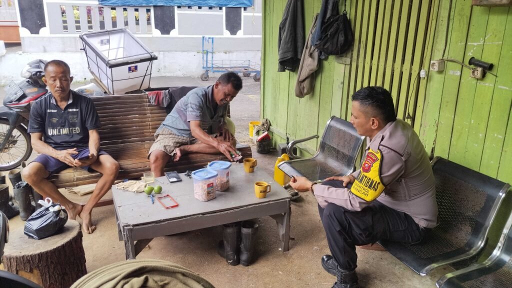 Perkuat Sinergitas, Polsek Rancah Polres Ciamis Koorkom Kamtibmas ke Warga Cisontrol